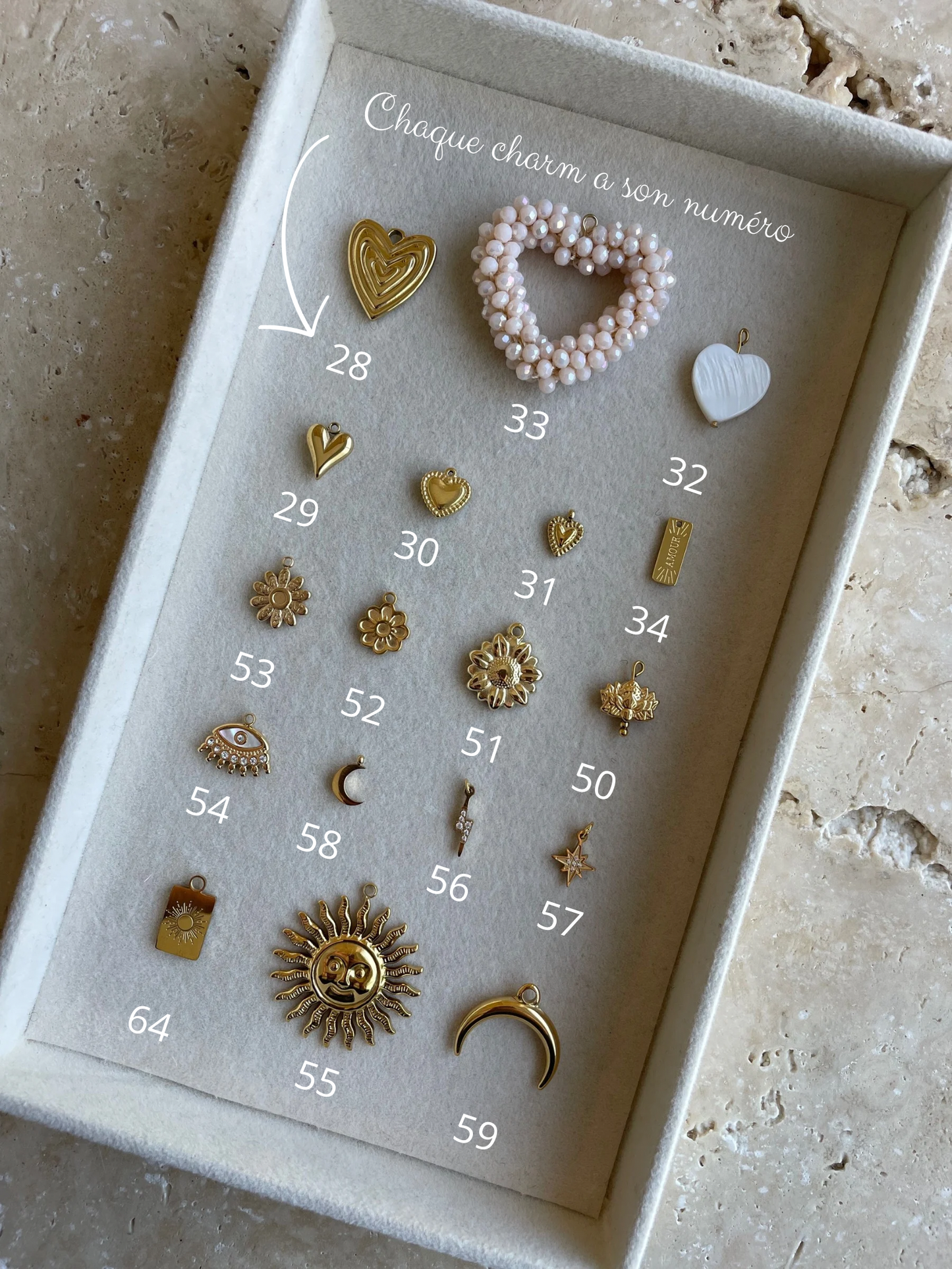 COLLIER À CHARM