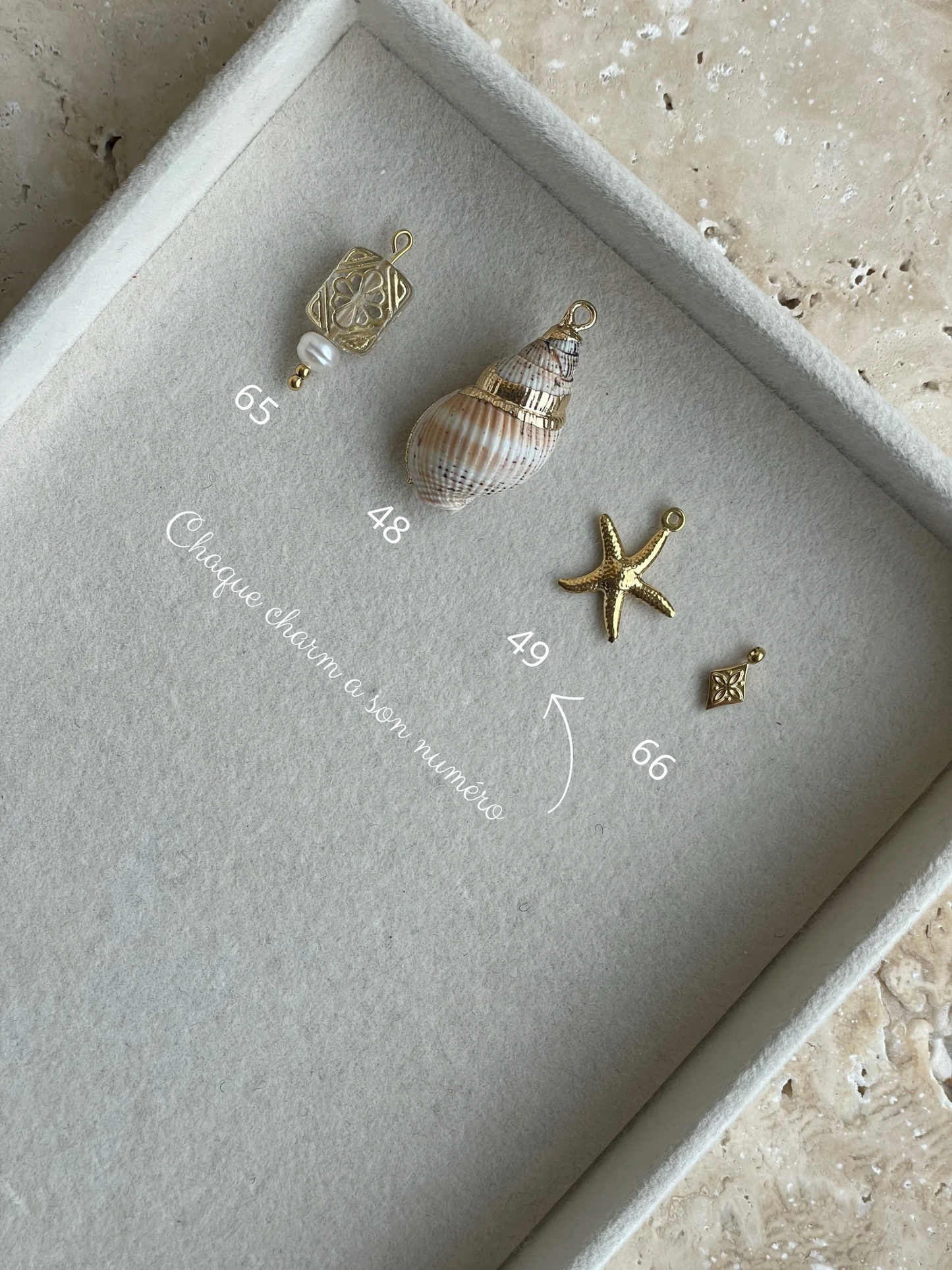 COLLIER À CHARM