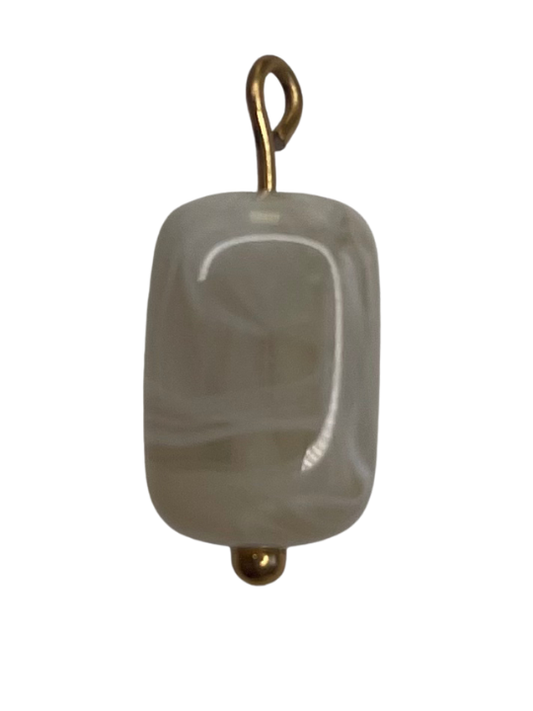 CHARM 127 / Cube beige - 20mmx10mm